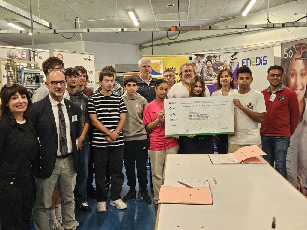 Une convention signée entre les représentants d’Enedis, RTE, les entreprises Spie et ETPM avec les lycées Campa et Saint-Cricq